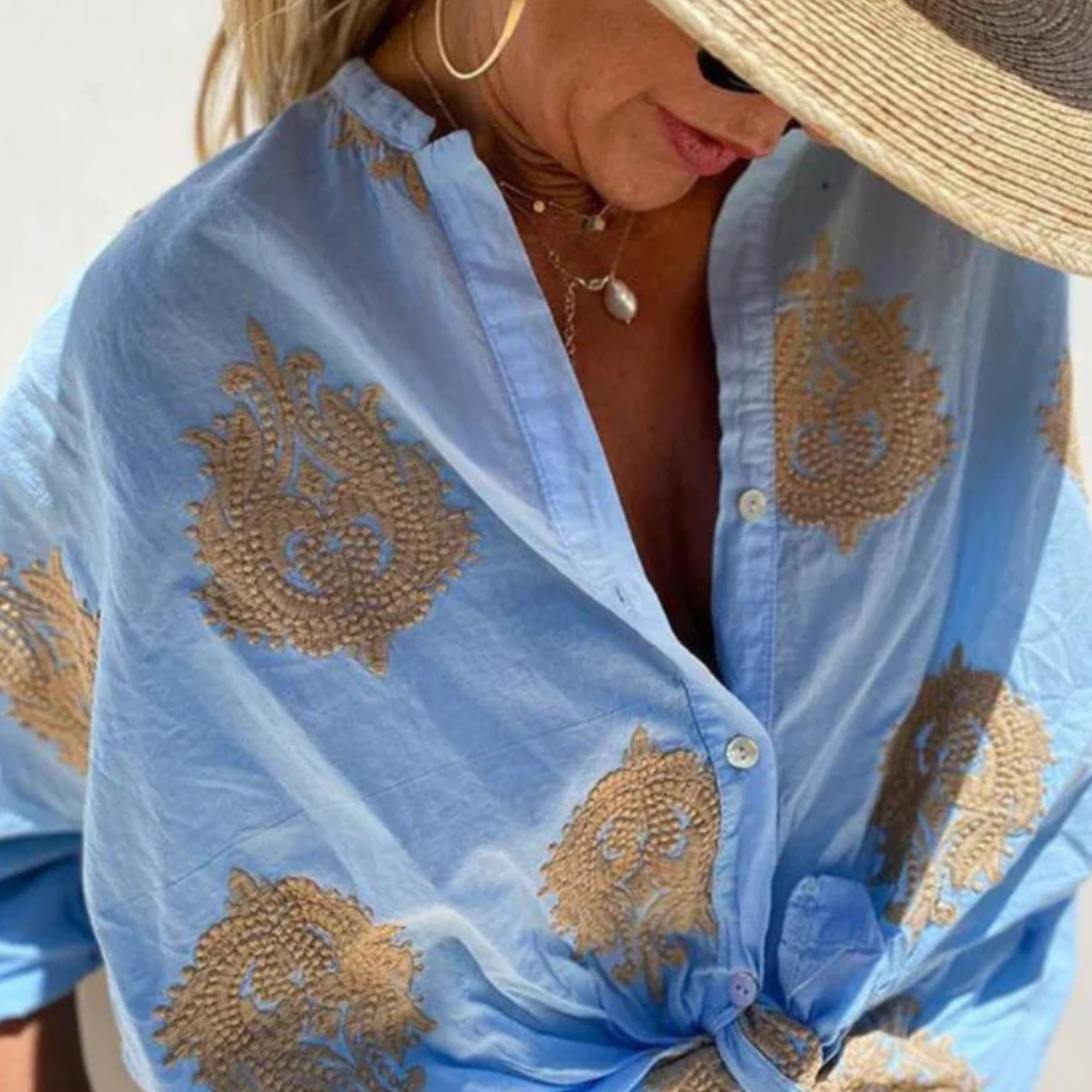 Christine™ – Blouse Légère et Élégante