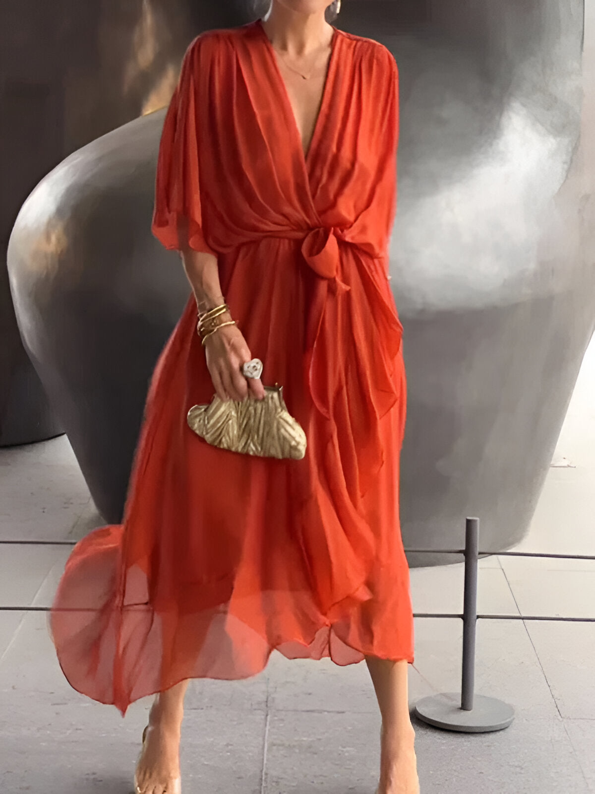 Zorina | Zwiewna sukienka z szyfonu i dekoltem w serek