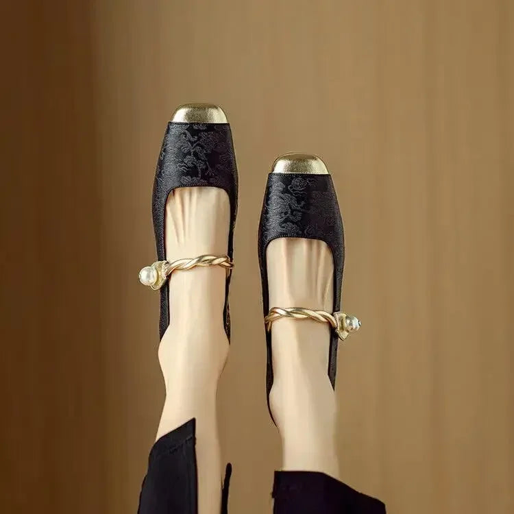 Melisa | Stylowe sandały z haftem